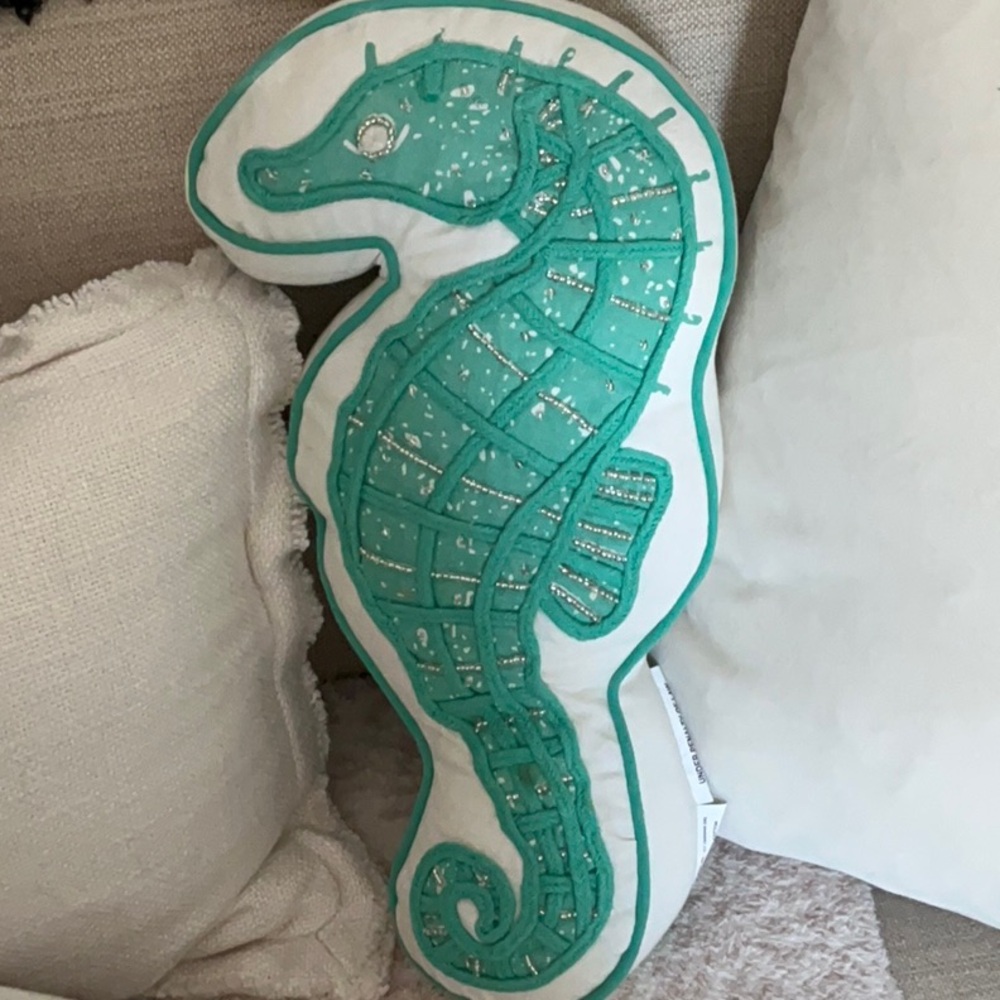 Pier One Seahorse Embroidered Pillow beach 🏖️ collection NWOT